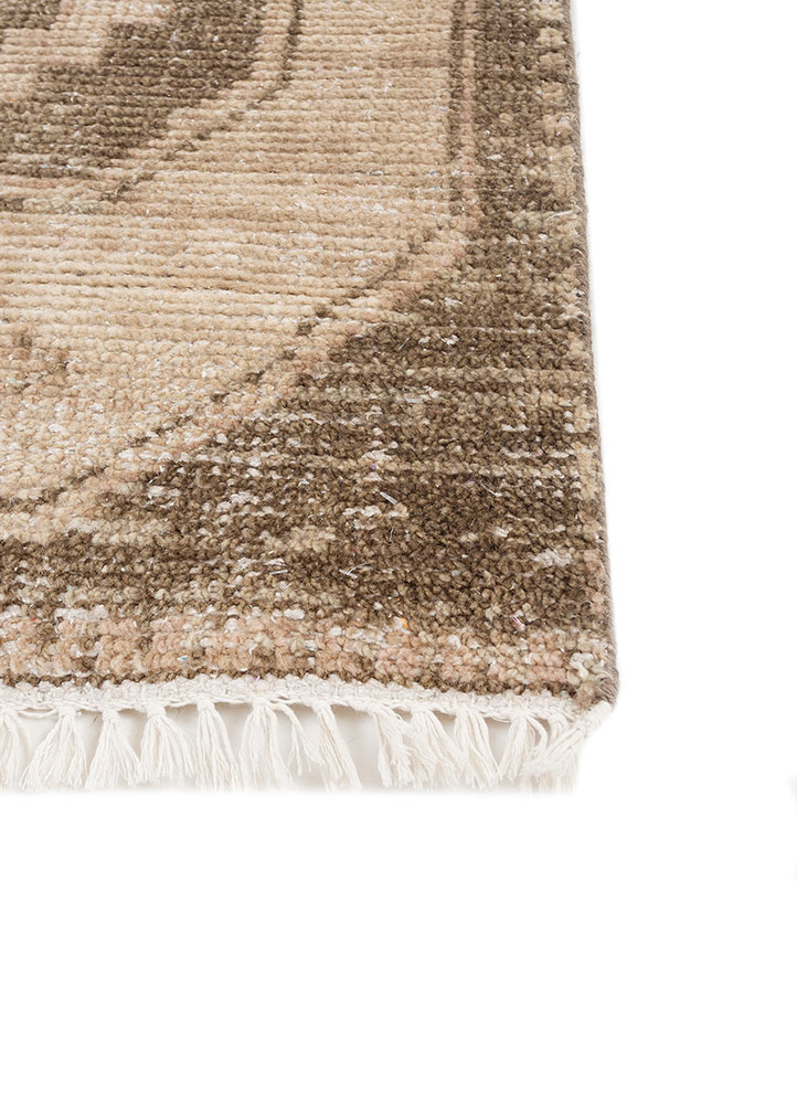 erbe beige and brown wool hand knotted Rug - Corner