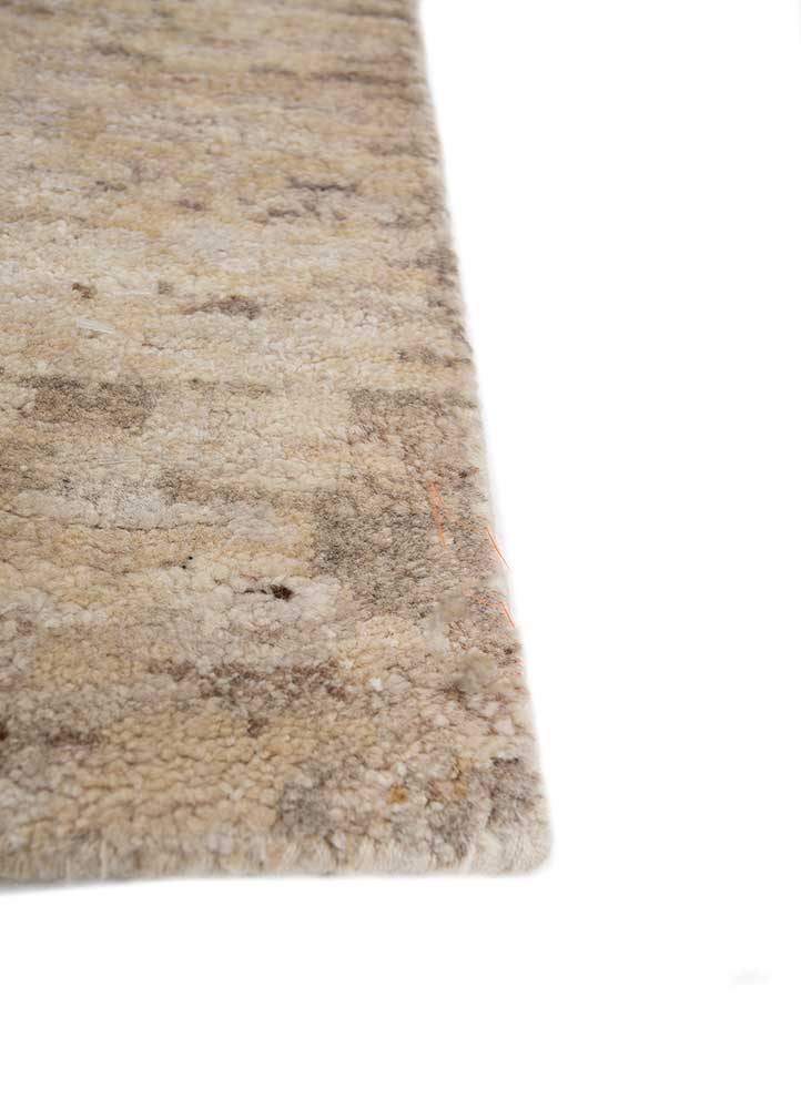 uvenuti ivory wool hand knotted Rug - Corner