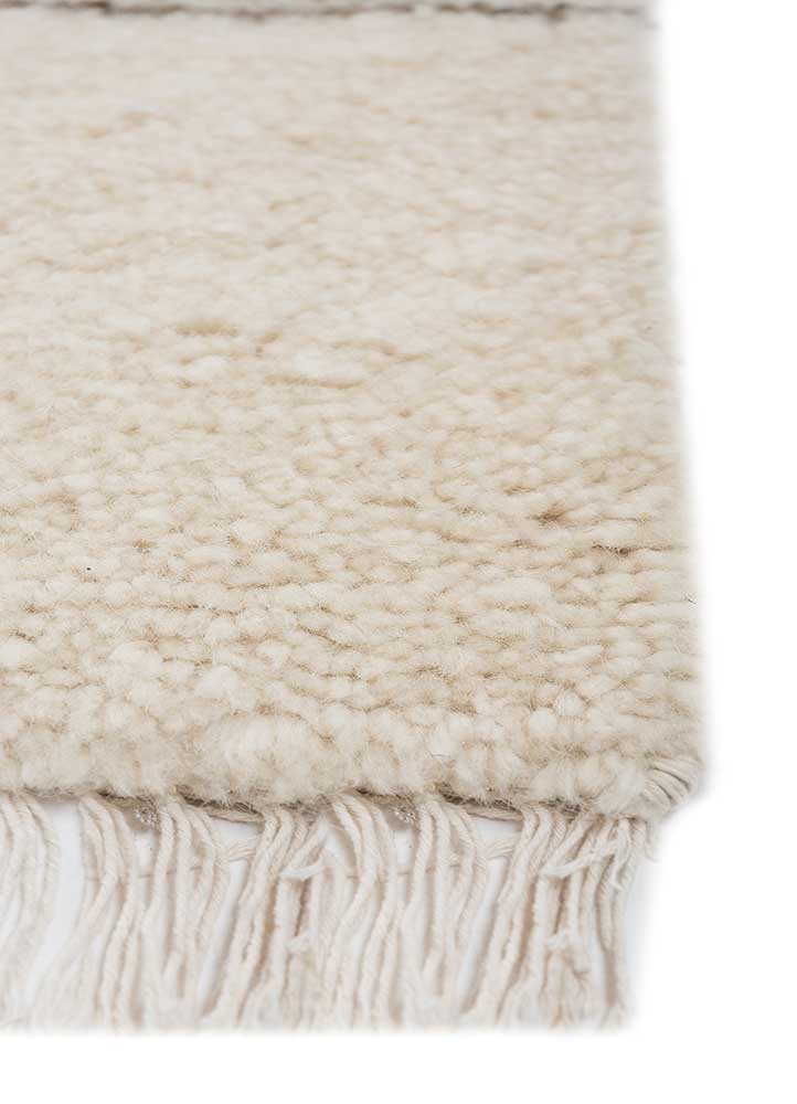 zuri ivory wool hand knotted Rug - Corner