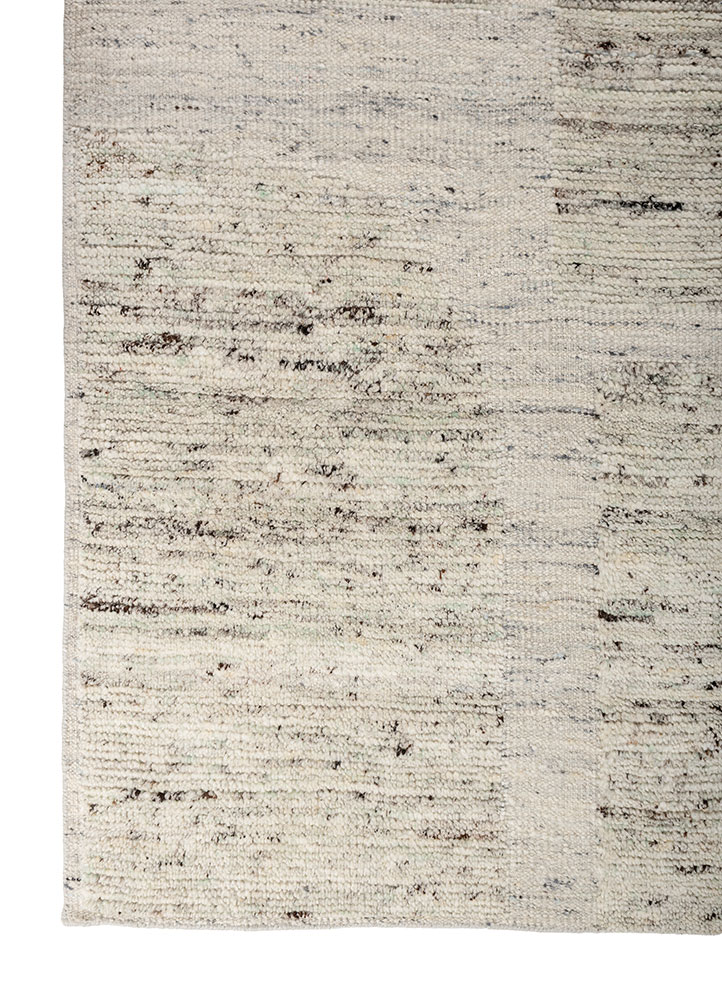 aprezo green wool hand knotted Rug - Corner