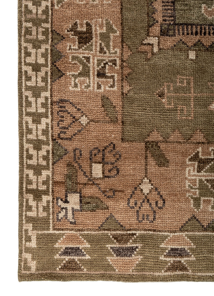 thyme green wool hand knotted Rug - Corner