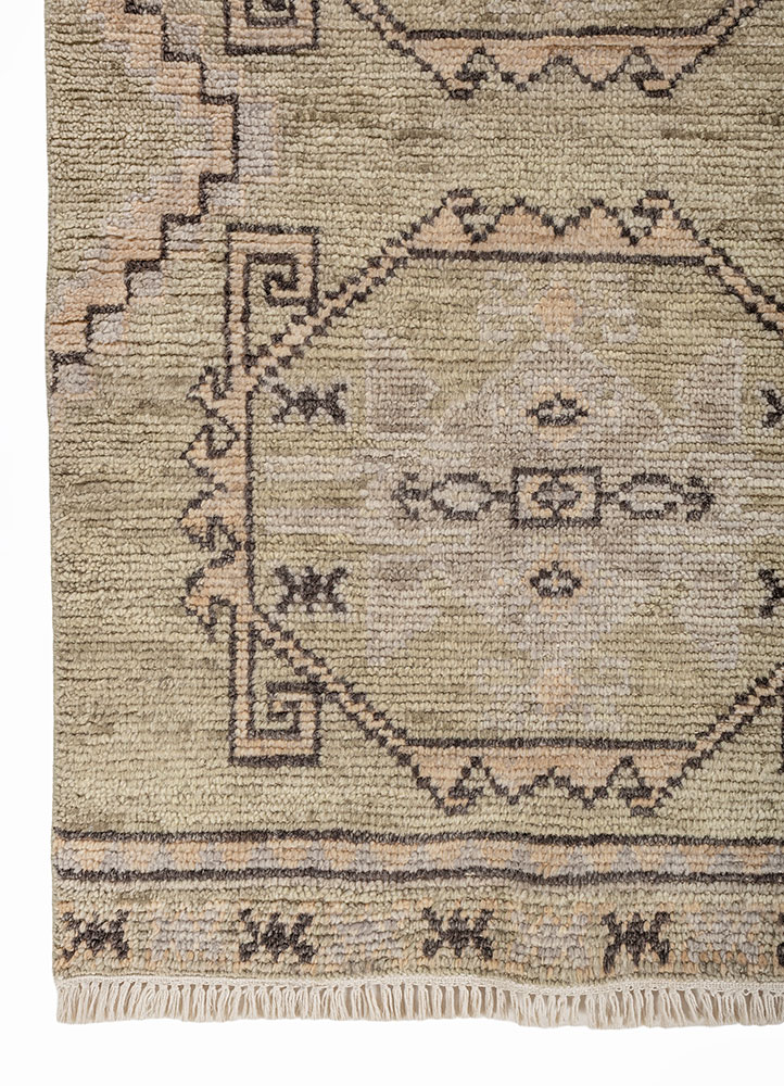 thyme green wool hand knotted Rug - Corner