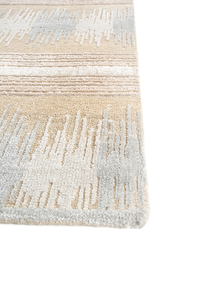 blythe ivory wool hand knotted Rug - Corner