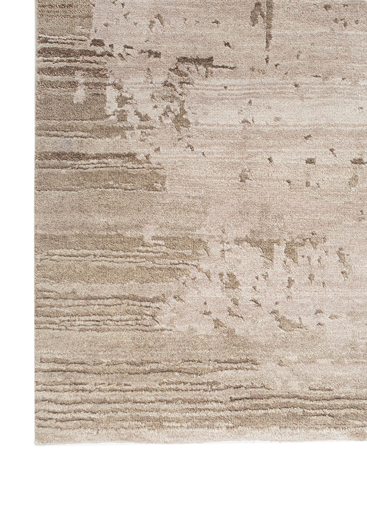 entropy ivory wool and silk hand knotted Rug - Corner