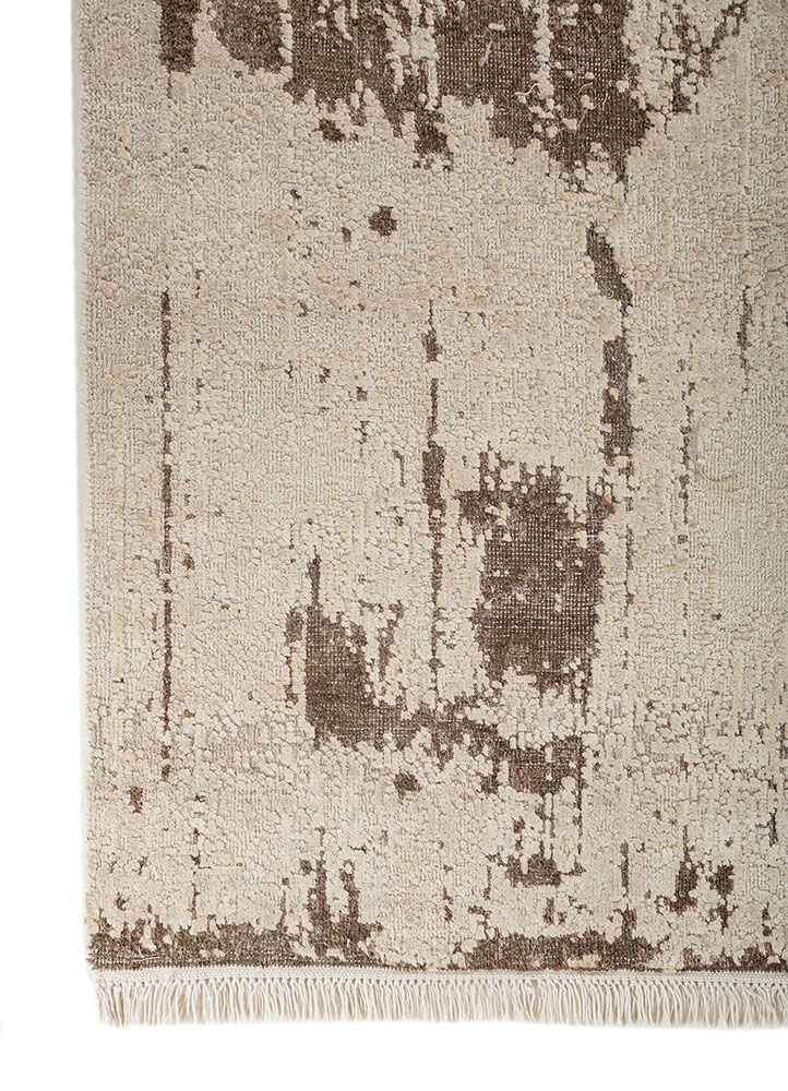 entropy ivory wool and silk hand knotted Rug - Corner