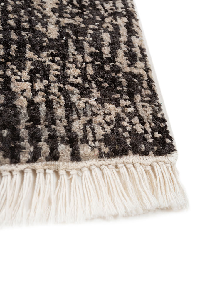 entropy ivory wool and silk hand knotted Rug - Corner