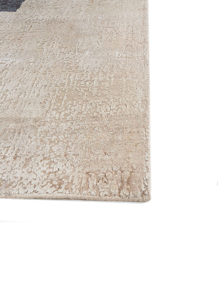 aprezo ivory wool and silk hand knotted Rug - Corner