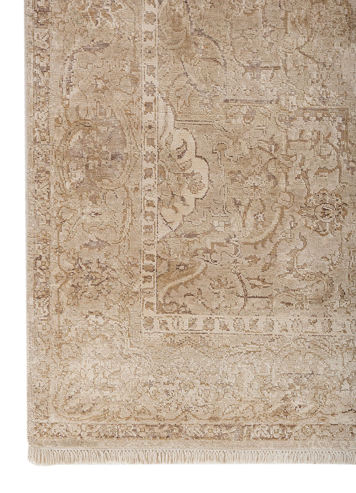 far east ivory wool and silk hand knotted Rug - Corner