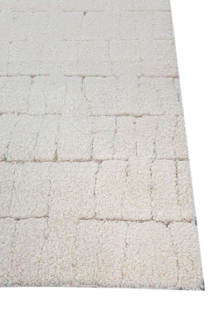 zuri ivory wool hand knotted Rug - Corner