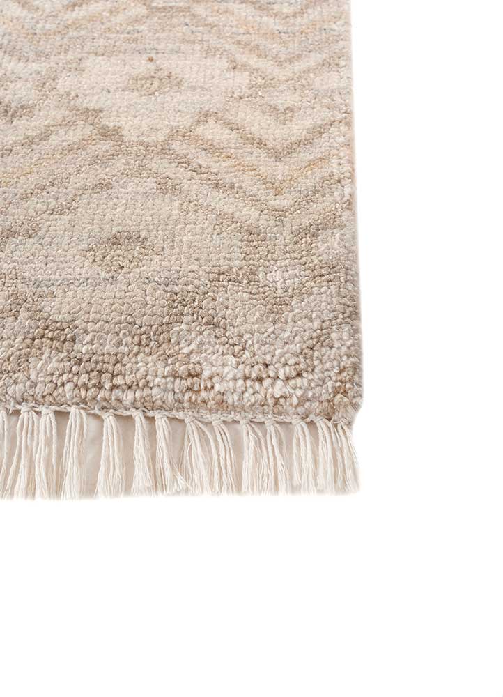 erbe ivory wool hand knotted Rug - Corner