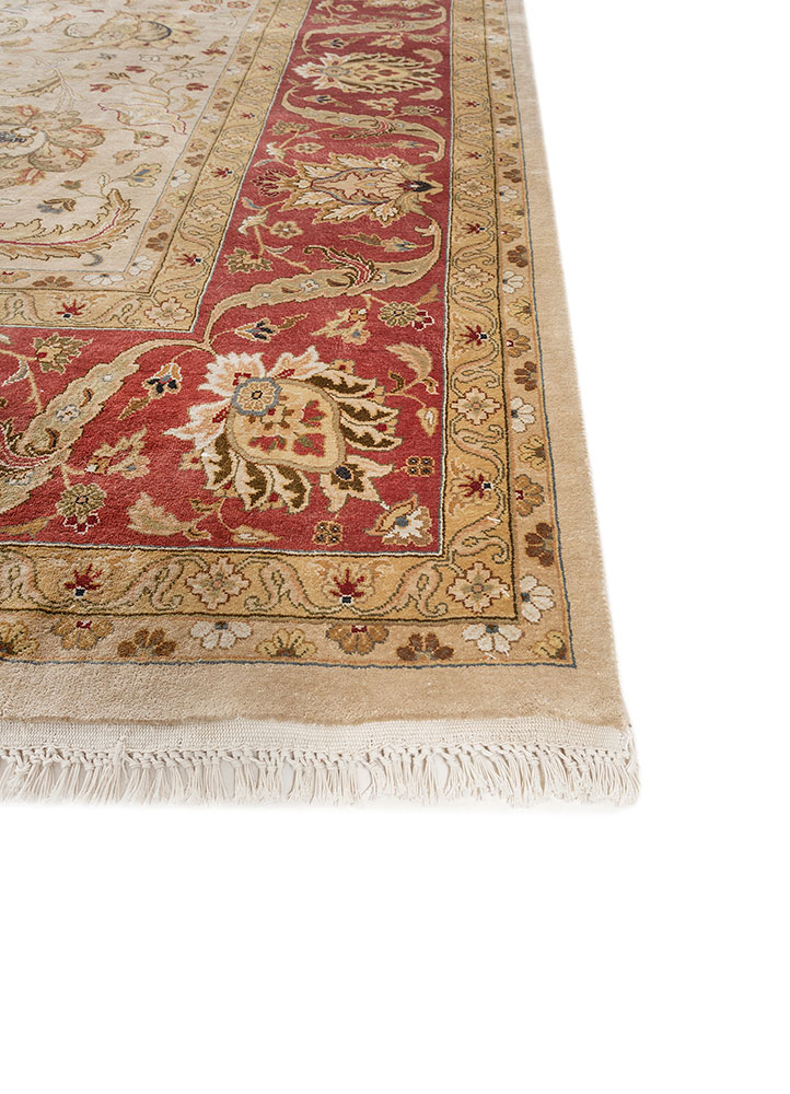 gulmarg ivory silk hand knotted Rug - Corner