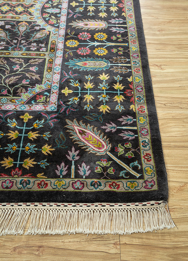 gulmarg grey and black wool hand knotted Rug - Corner