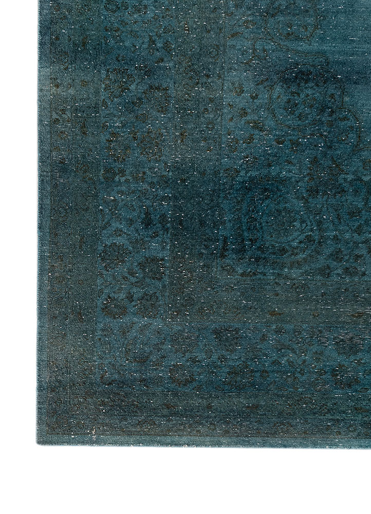 lacuna blue wool hand knotted Rug - Corner