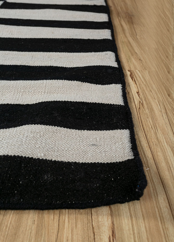 alhambra grey and black wool flat weaves Rug - Corner