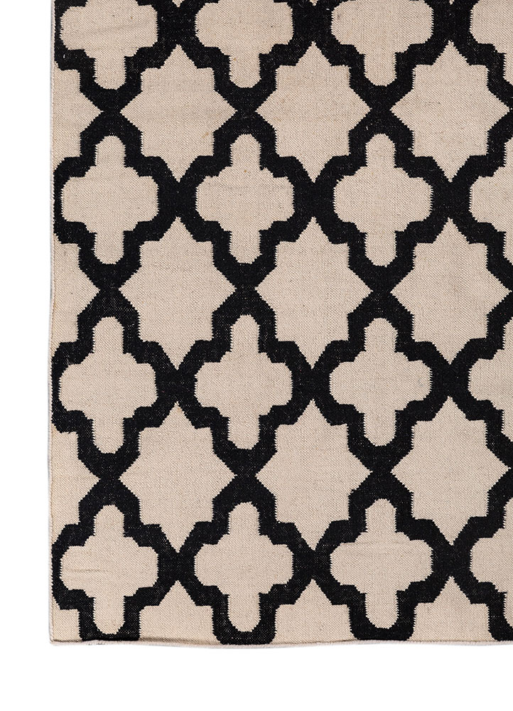 indusbar ivory wool flat weaves Rug - Corner