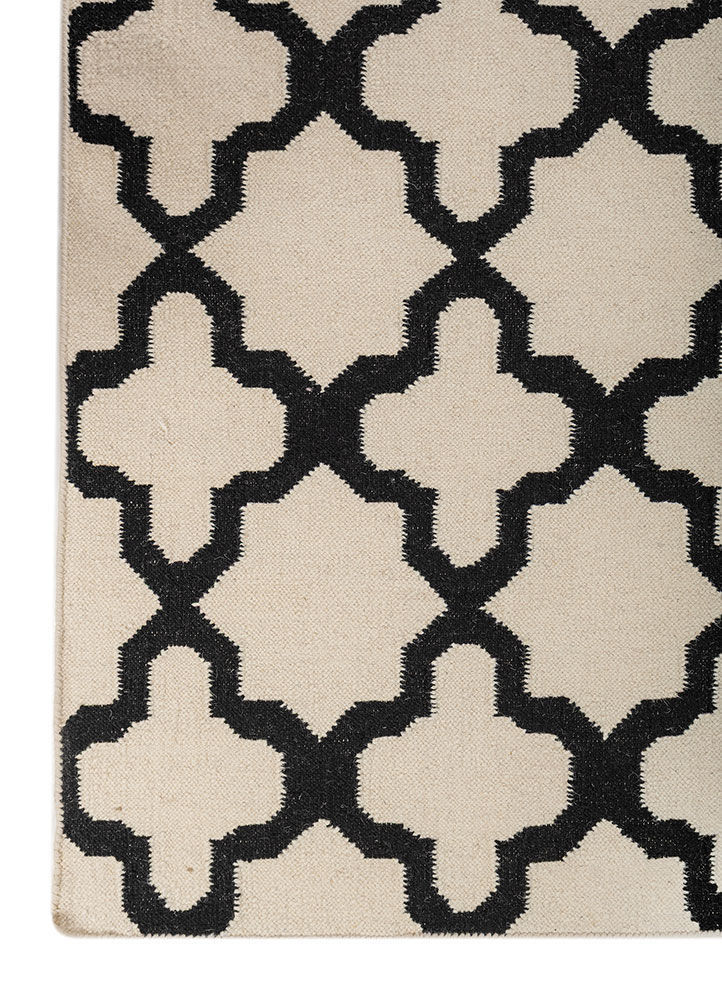 indusbar ivory wool flat weaves Rug - Corner