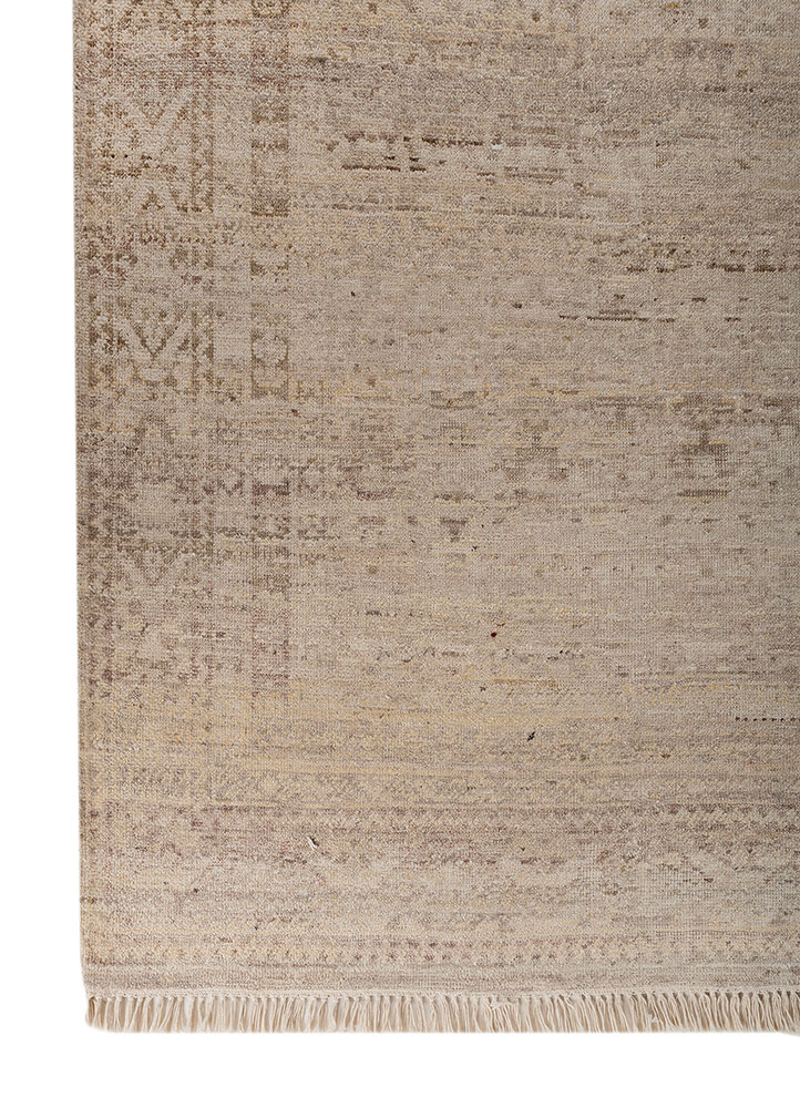 someplace in time ivory wool hand knotted Rug - Corner