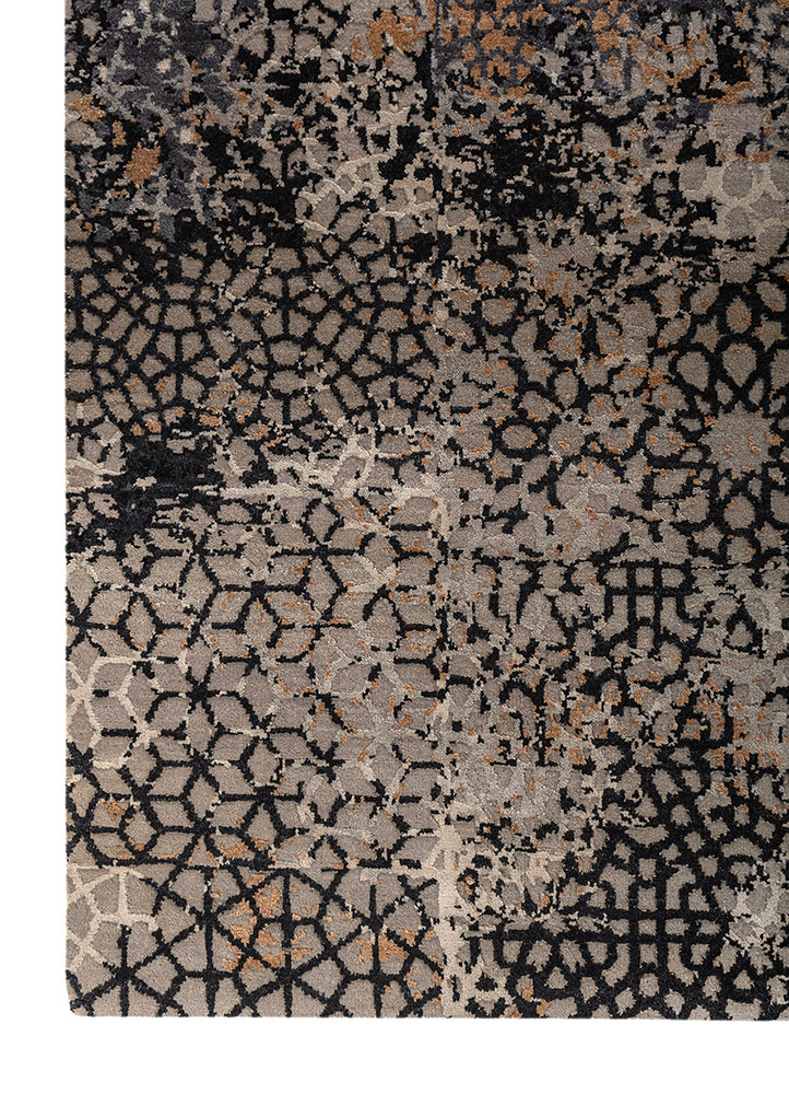 tattvam ivory wool and silk hand knotted Rug - Corner