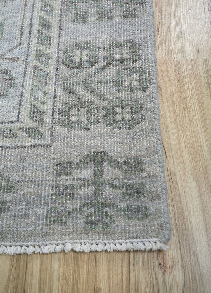 erbe grey and black wool hand knotted Rug - Corner