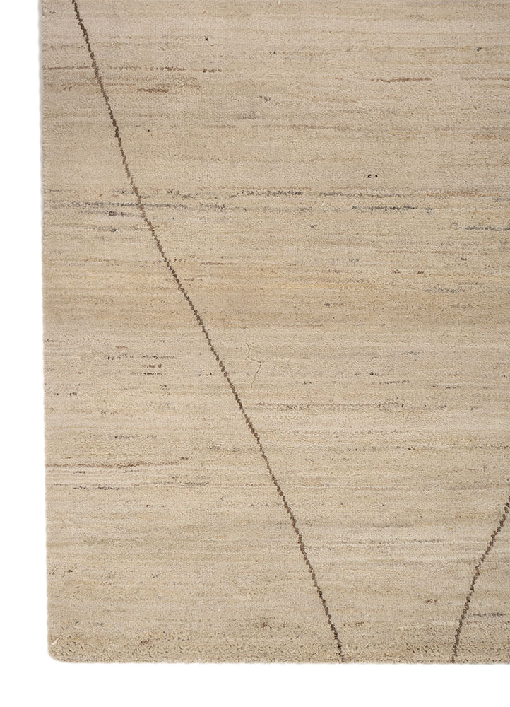 zuri ivory wool hand knotted Rug - Corner