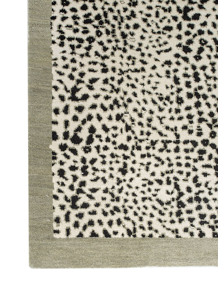 gilded age green wool hand knotted Rug - Corner