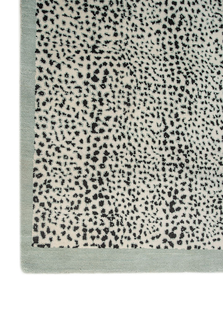 gilded age ivory wool hand knotted Rug - Corner