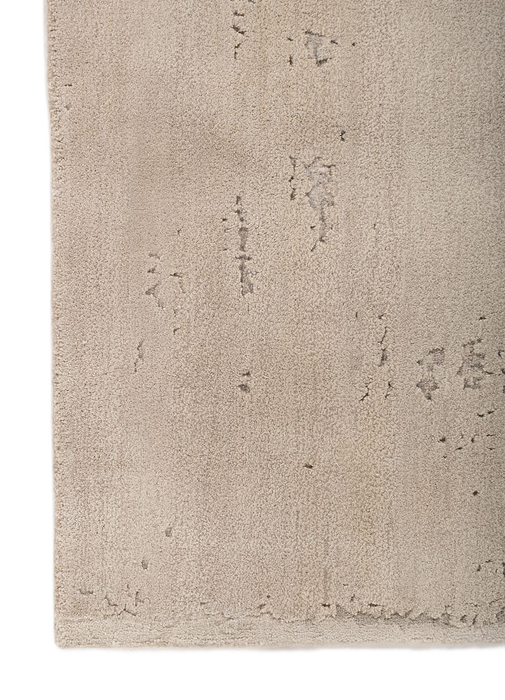 hidden by kavi ivory wool and bamboo silk hand knotted Rug - Corner