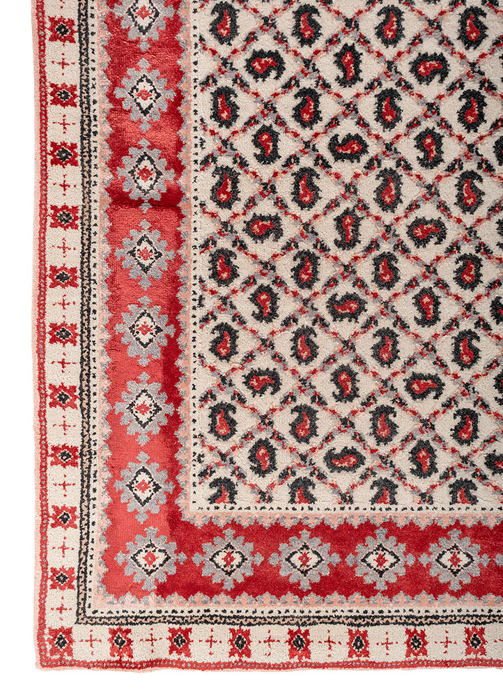 gilded age ivory wool and bamboo silk hand knotted Rug - Corner