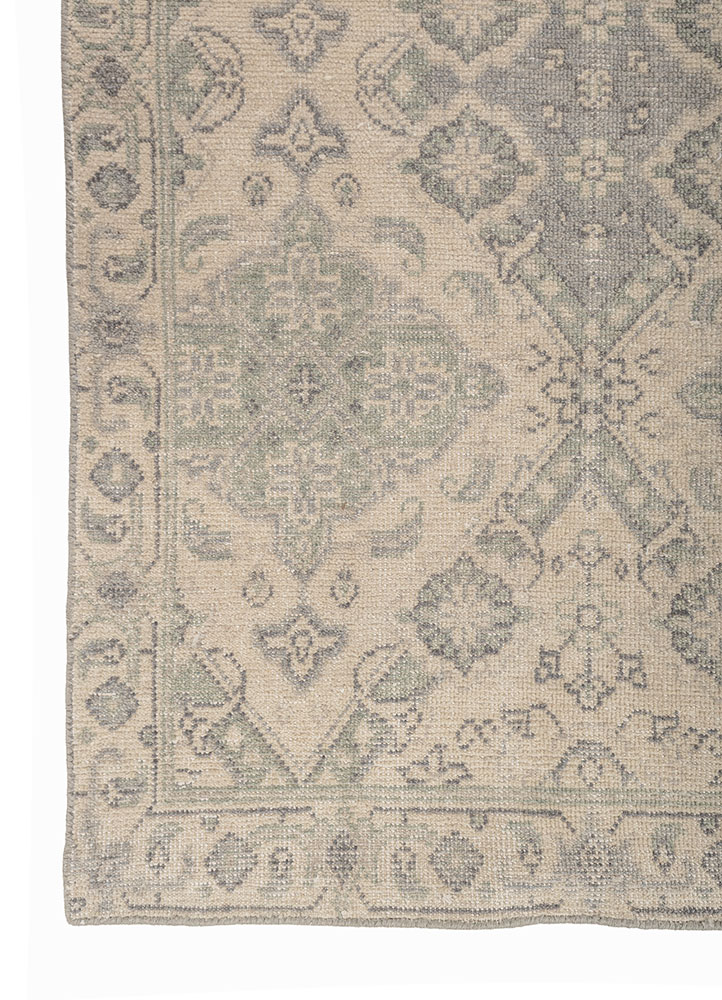 erbe grey and black wool hand knotted Rug - Corner