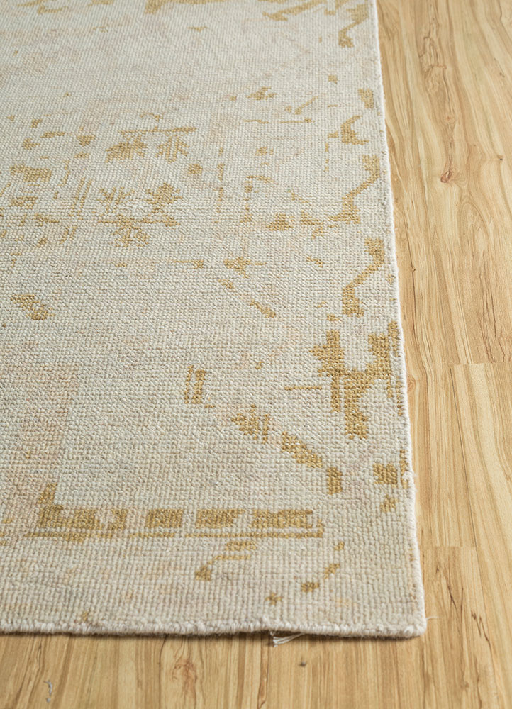 erbe ivory wool hand knotted Rug - Corner