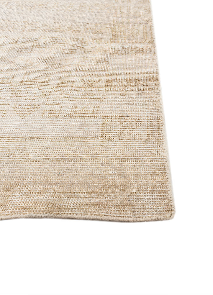 erbe ivory wool hand knotted Rug - Corner