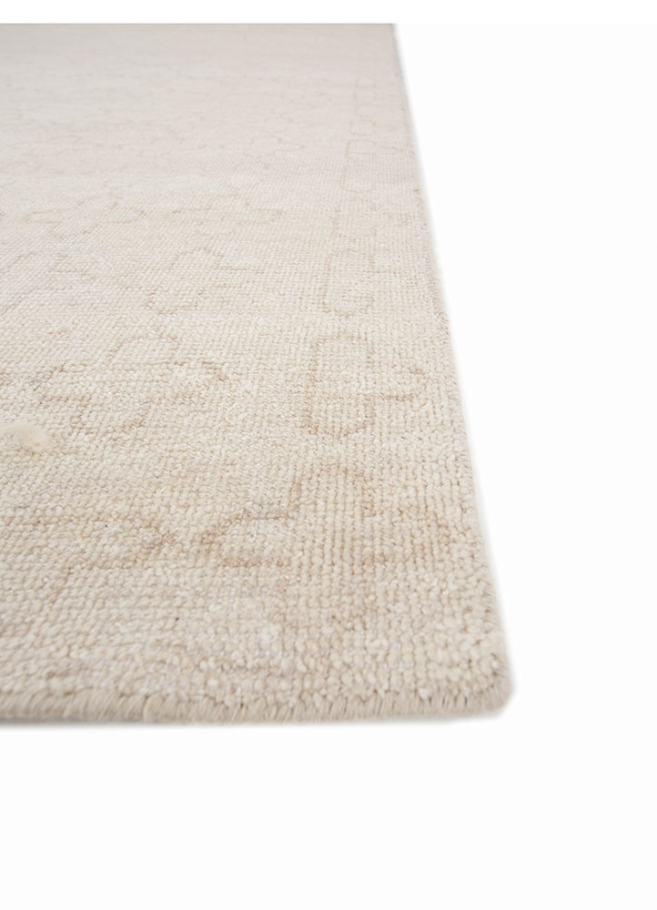 erbe ivory wool hand knotted Rug - Corner