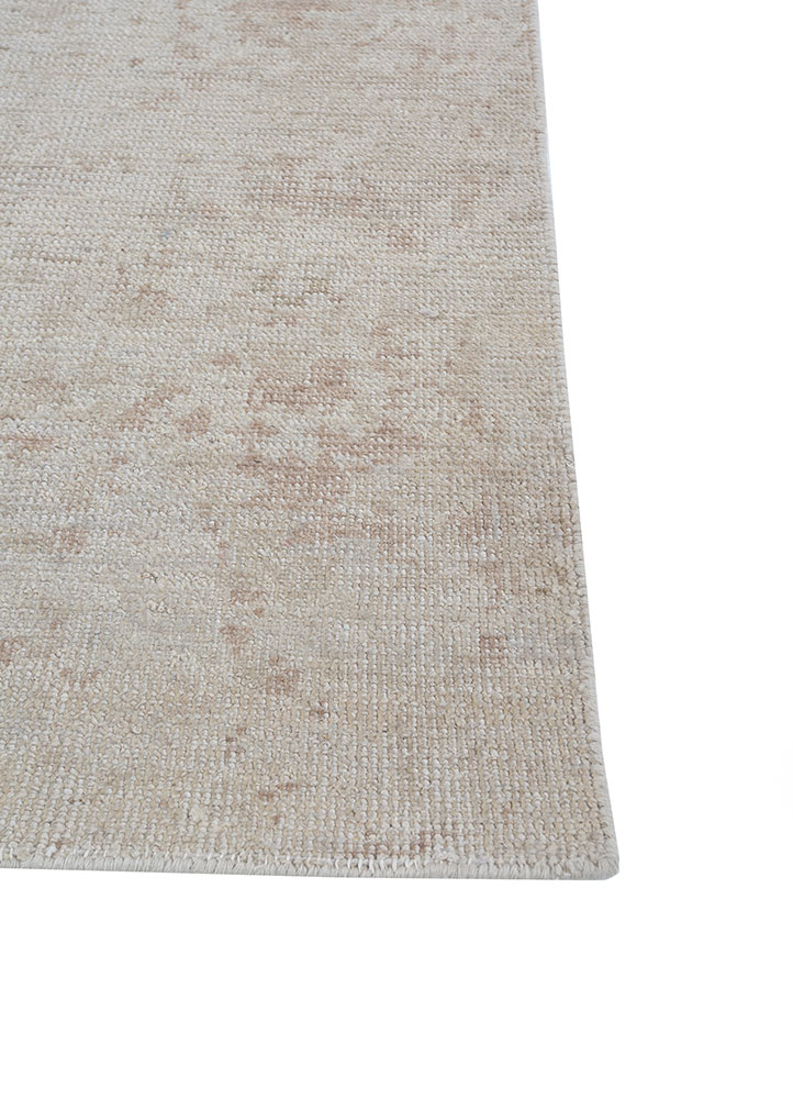 erbe ivory wool hand knotted Rug - Corner