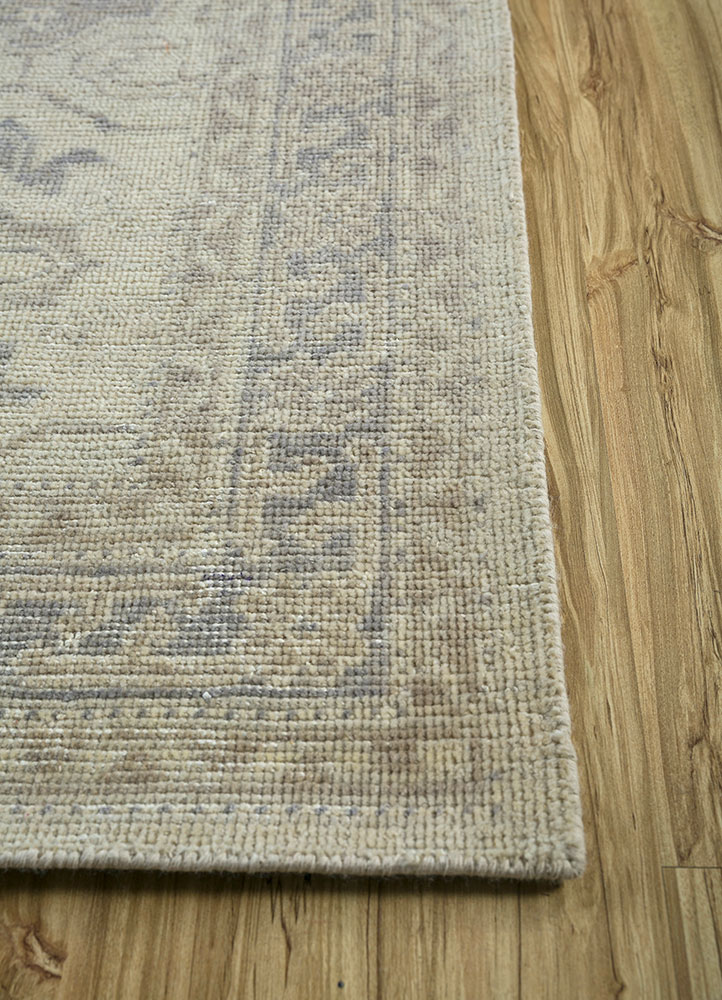 erbe ivory wool hand knotted Rug - Corner