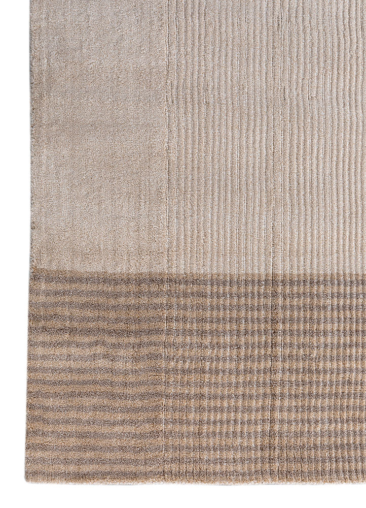 saga ivory acrylic hand loom Rug - Corner