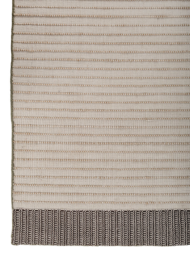 saga ivory wool and bamboo silk hand loom Rug - Corner