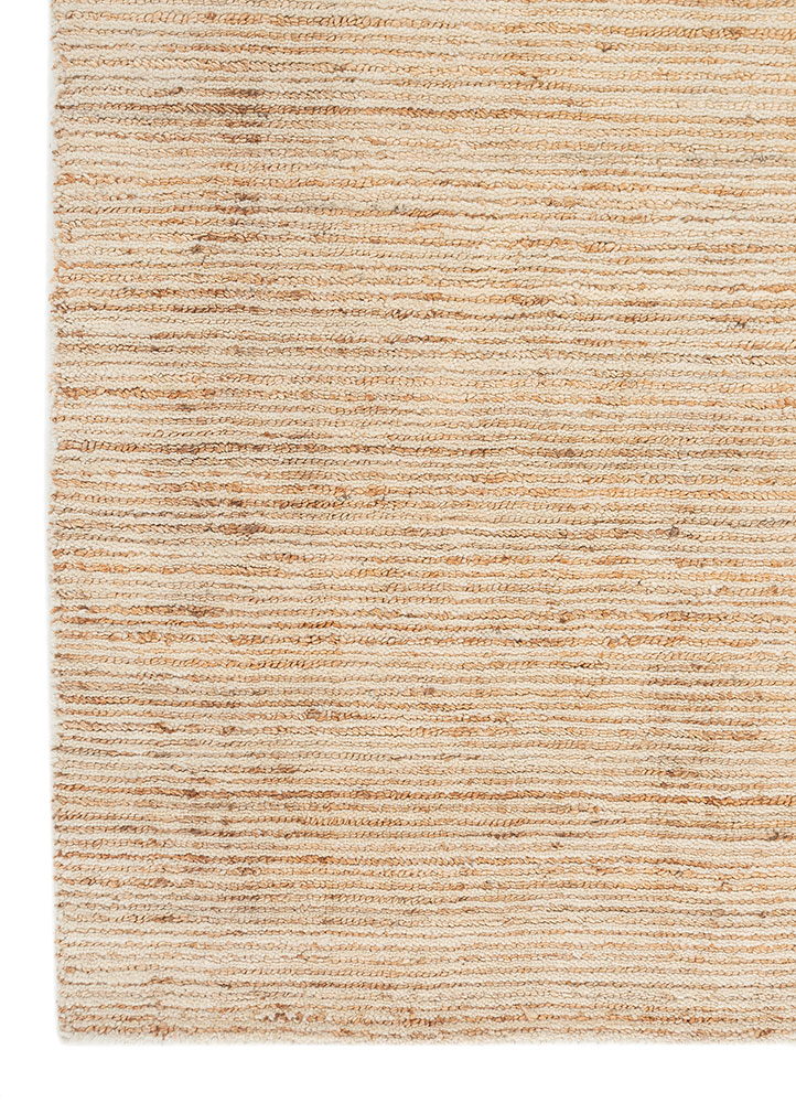 saga ivory wool hand loom Rug - Corner
