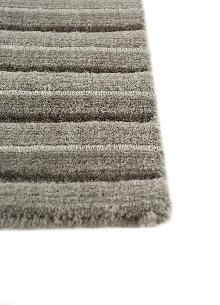 contour blue wool hand loom Rug - Corner