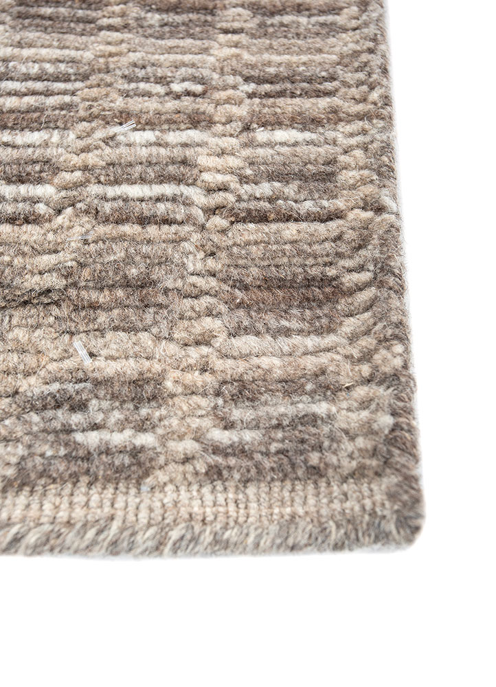 saga grey and black wool hand loom Rug - Corner