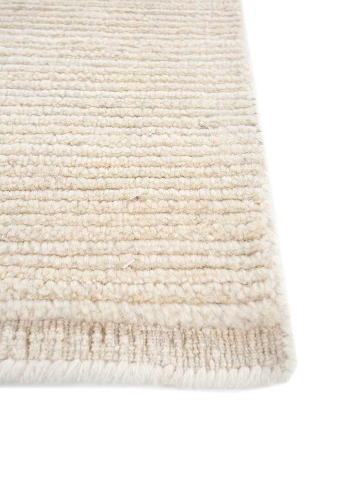 saga ivory wool hand loom Rug - Corner