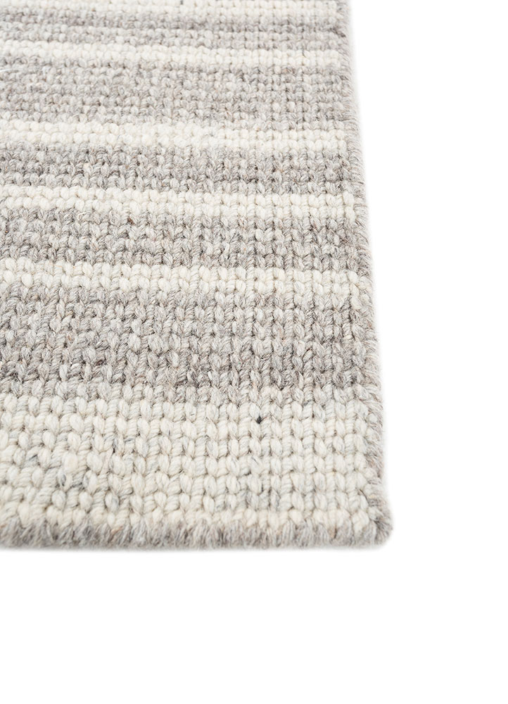 saga ivory wool hand loom Rug - Corner