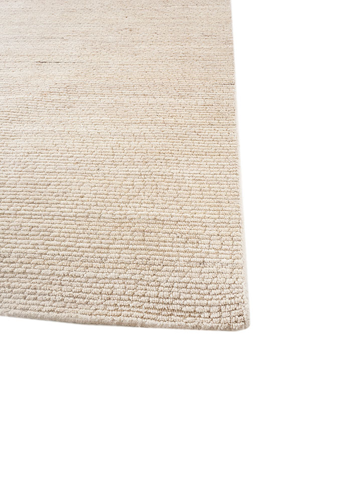 saga ivory wool hand loom Rug - Corner