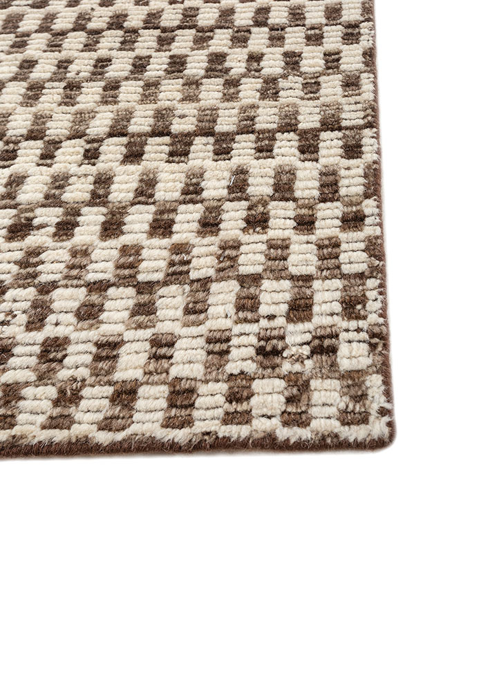 saga ivory wool hand loom Rug - Corner
