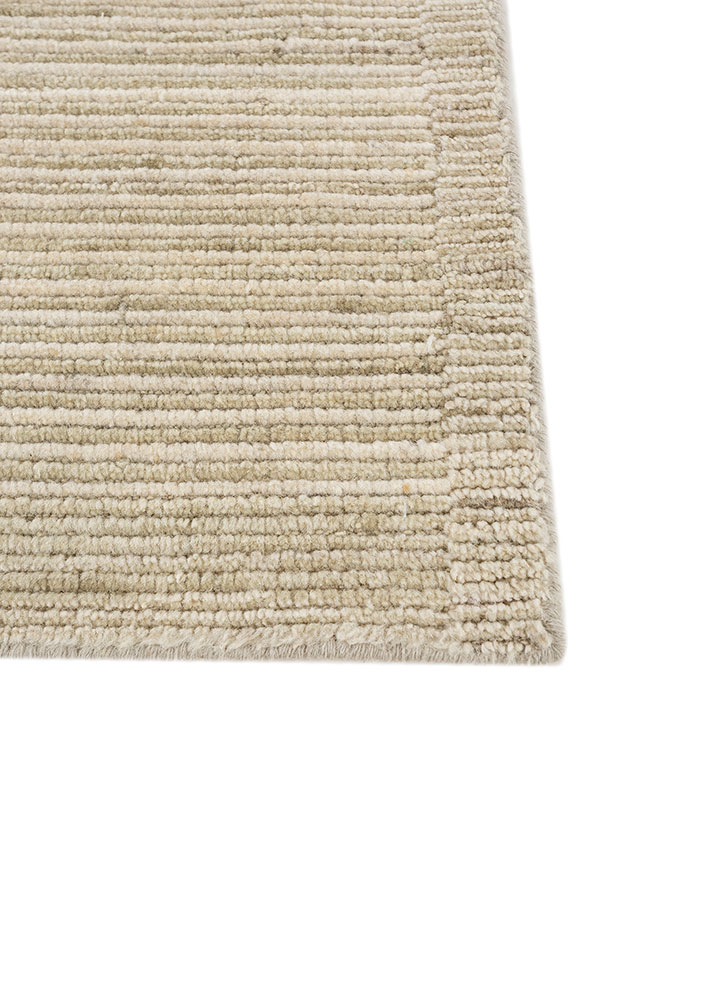 saga ivory wool hand loom Rug - Corner