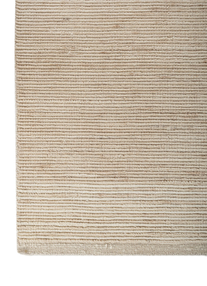 saga ivory wool hand loom Rug - Corner