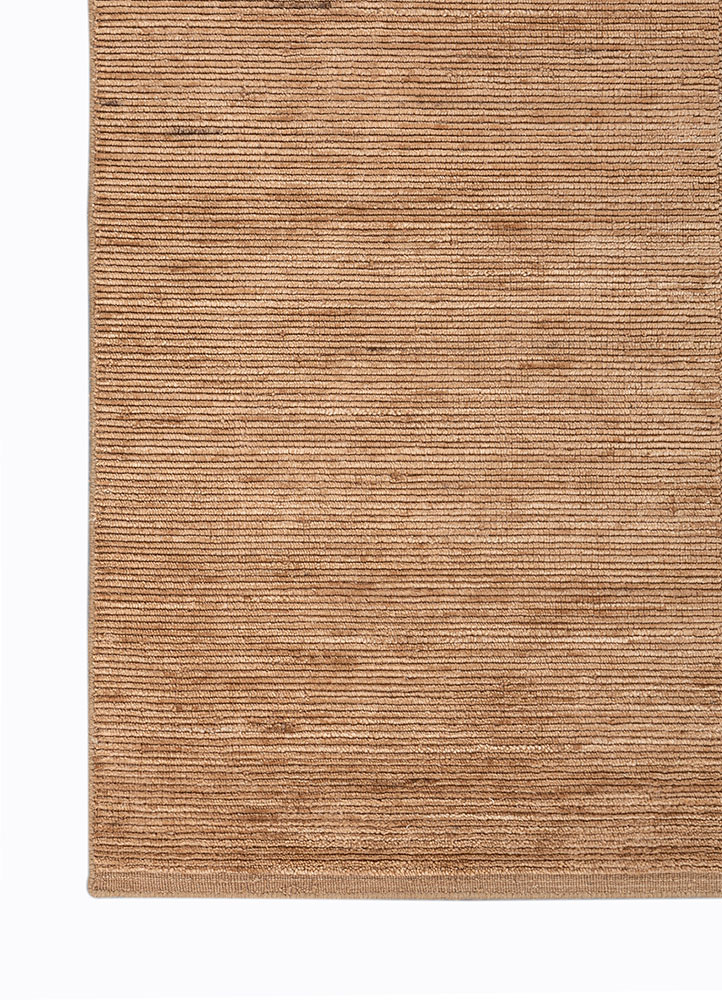 saga red and orange wool hand loom Rug - Corner