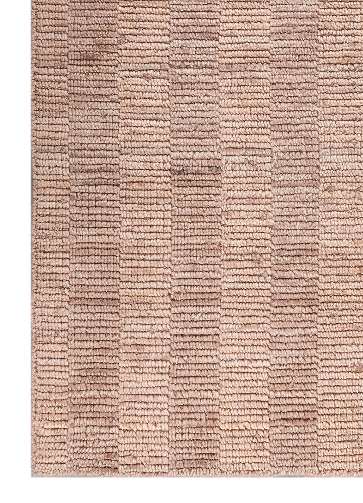 saga pink and purple wool hand loom Rug - Corner