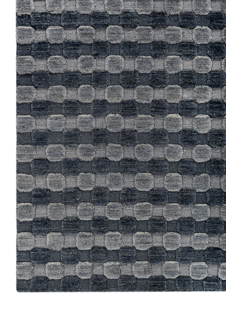 saga blue wool hand loom Rug - Corner