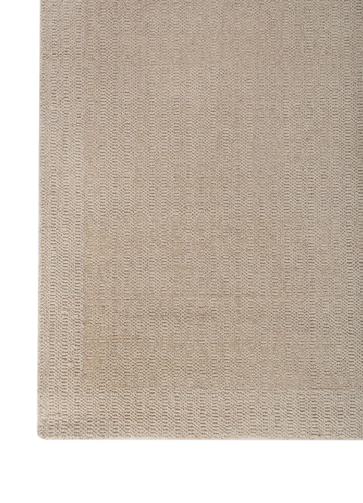 saga ivory wool hand loom Rug - Corner