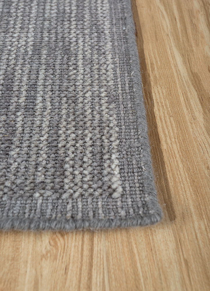 saga grey and black wool hand loom Rug - Corner